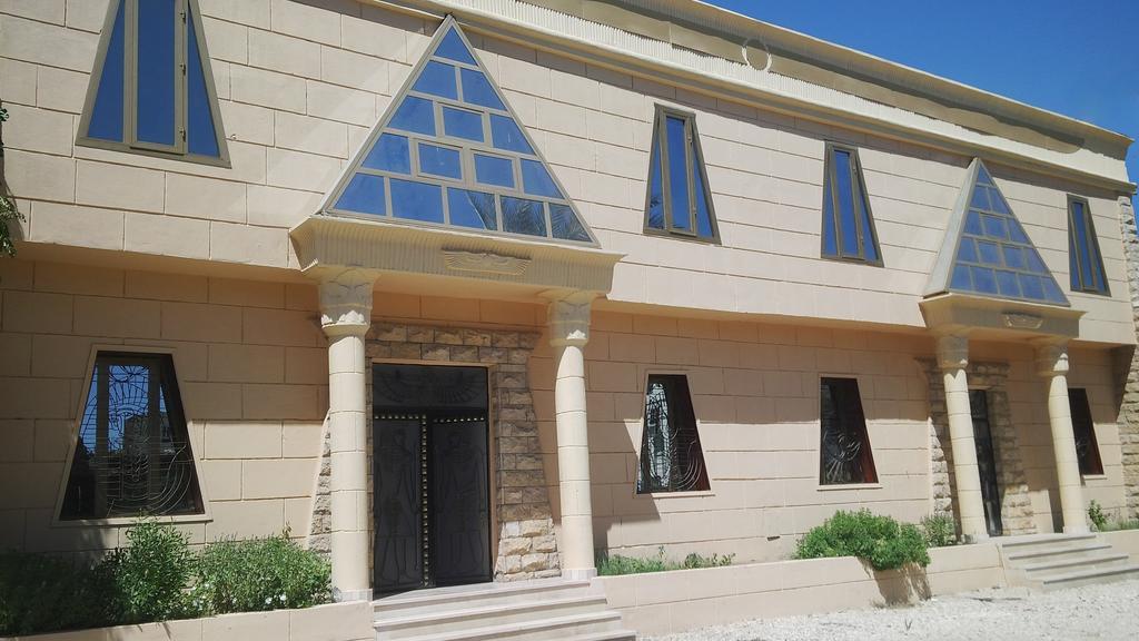 Pyramids Luxor Hotel & Spa Екстериор снимка