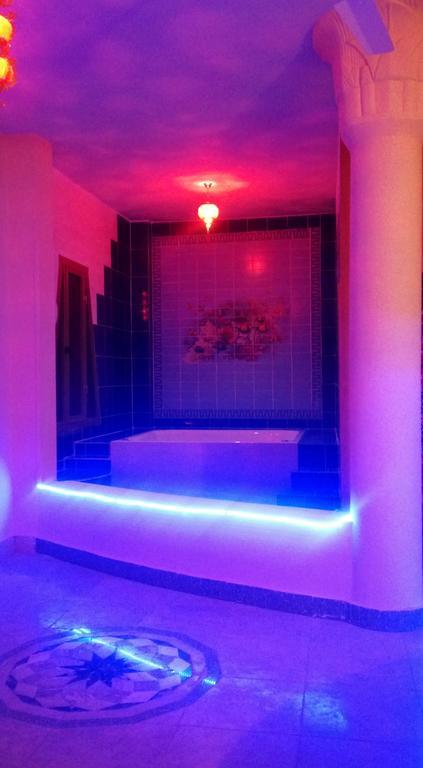 Pyramids Luxor Hotel & Spa Екстериор снимка