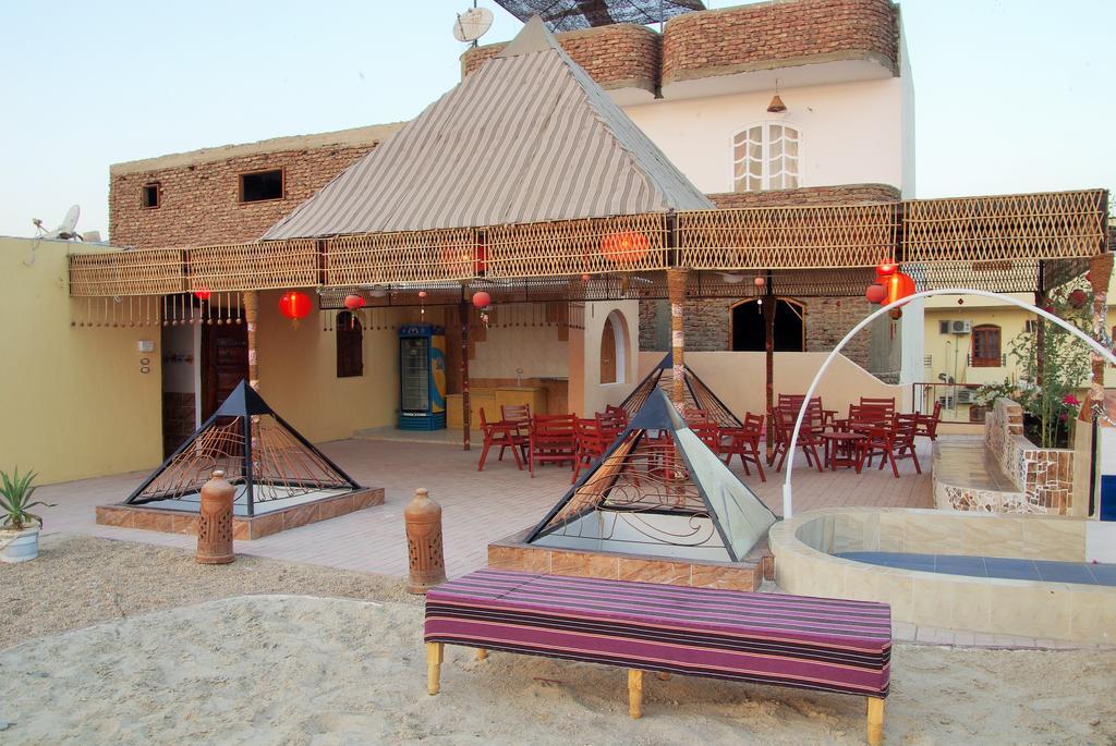 Pyramids Luxor Hotel & Spa Екстериор снимка